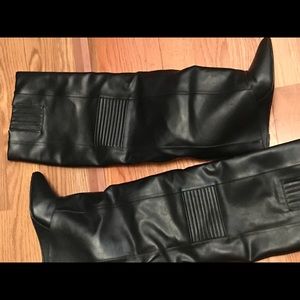 Akira leather boots